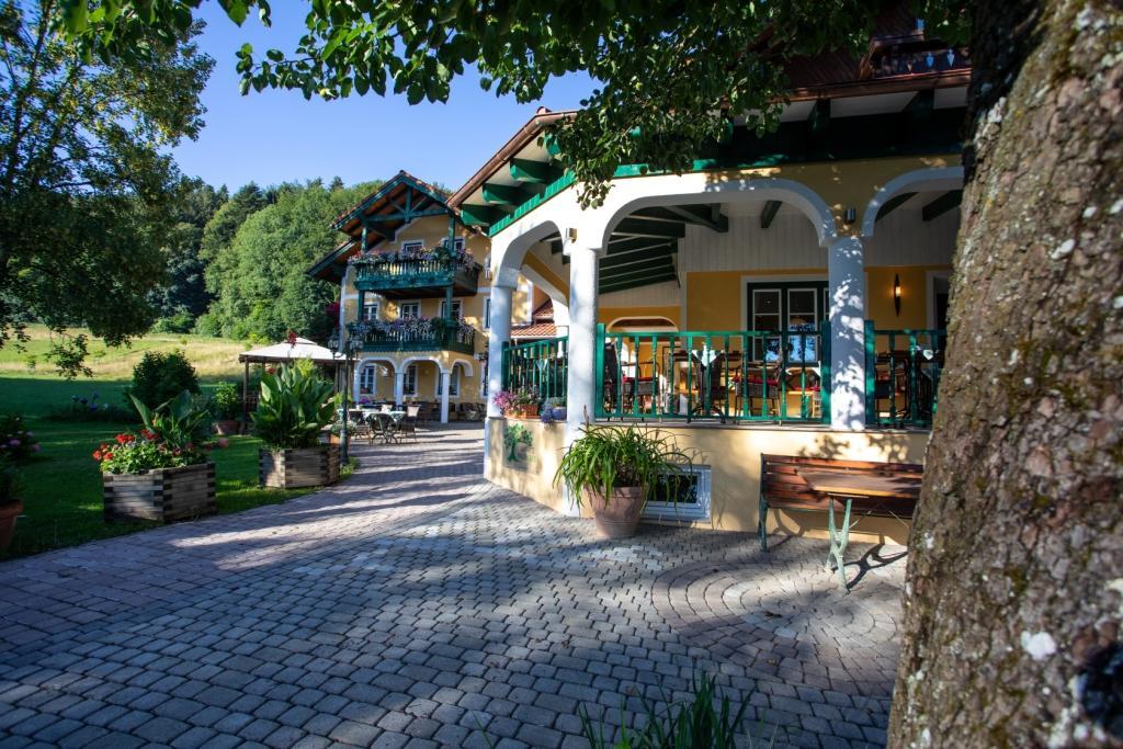 Landhotel Waldmuehle سانكت جورجين ام اترغاو المظهر الخارجي الصورة